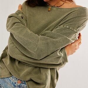 We The Free Women’s Soul Song Tee T Shirt Long Sleeve Olive Green XS